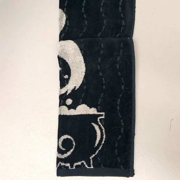 ❤️NWT WITCH CAT GHOST PLUSH HAND TOWEL - 100% COTTON - ECO FRIENDLY - HALLOWEEN - Picture 2 of 6